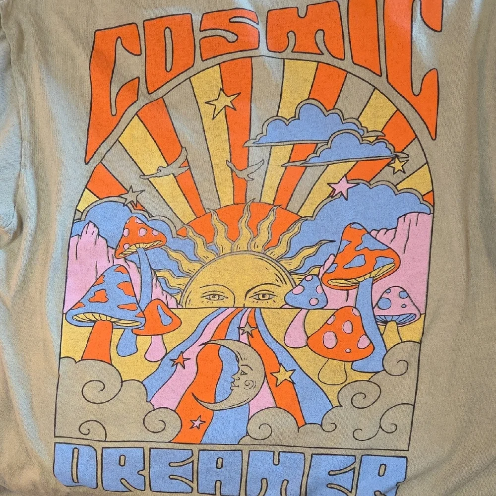 Cosmic Dreamer Sun Mushroom Short Sleeve Light Green Tshirt - Picture 6 of 7